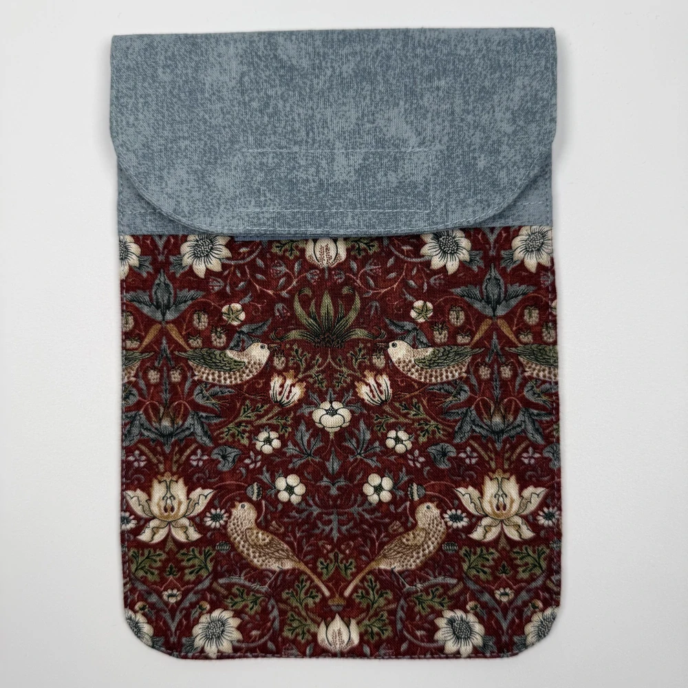 Pouzdro na čtečku - Ptáčci na červené (William Morris)
