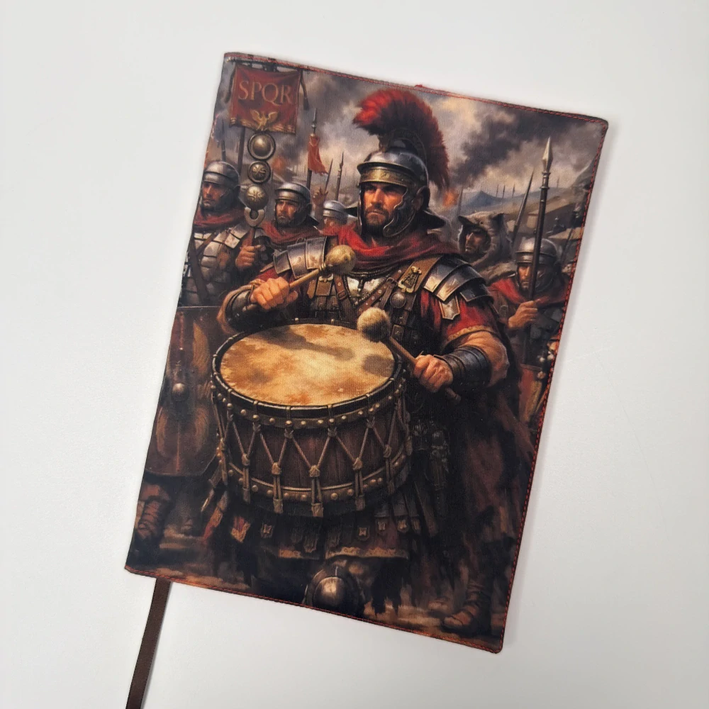 Rezervace Markéta P. – obal na knihu, římský bubeník, velikost M plus