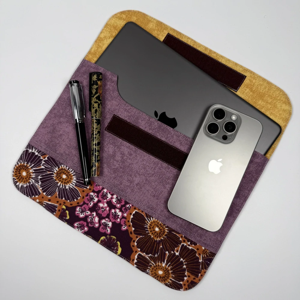 Pouzdro na tablet - Květy do fialova
