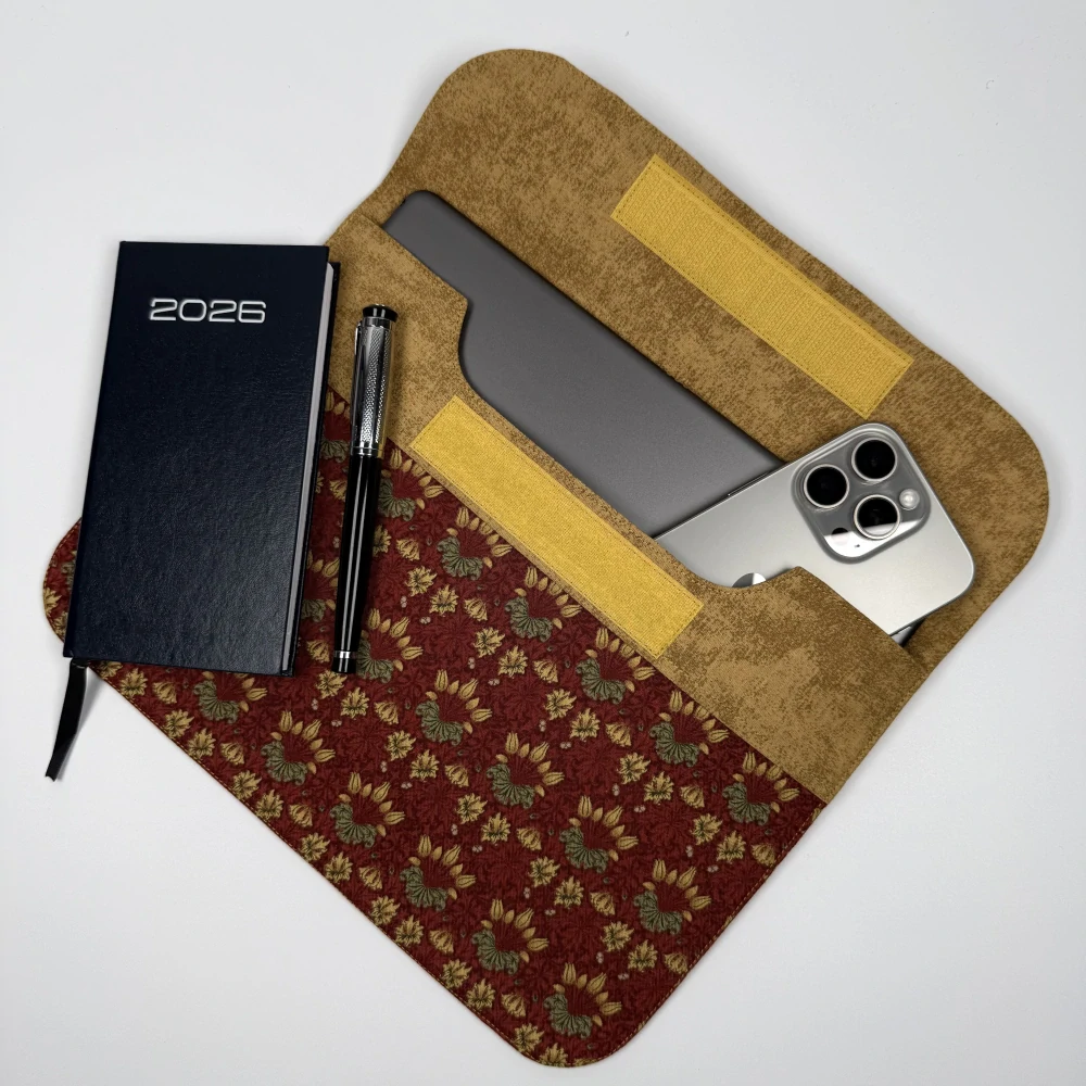 Pouzdro na tablet - květiny na červené (William Morris)