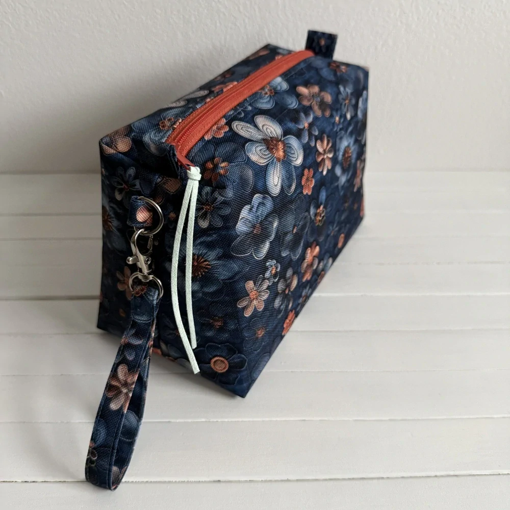 Kosmetická taštička Ria - květy jeans