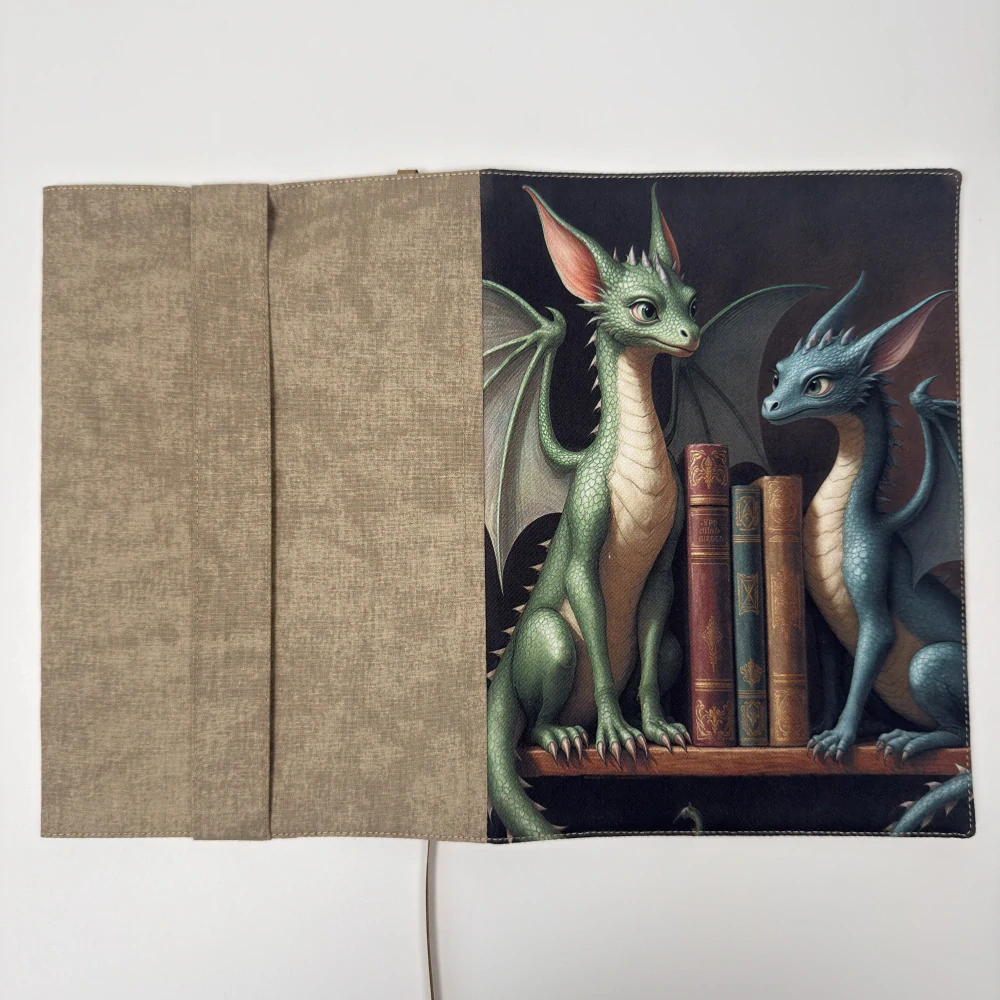 Dračí dvojčata v knihovně – fantasy obal na knihu, velikost M plus
