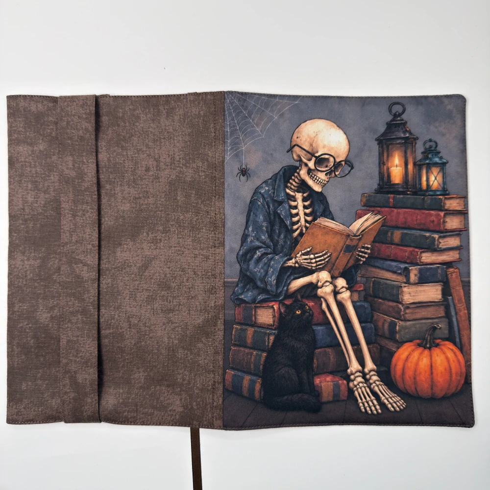 Kostlivec knihomol – halloweenský obal na knihu, velikost L