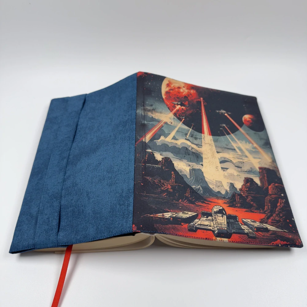 Látkový obal na knihu – Retro sci-fi: vesmírná bitva, velikost L