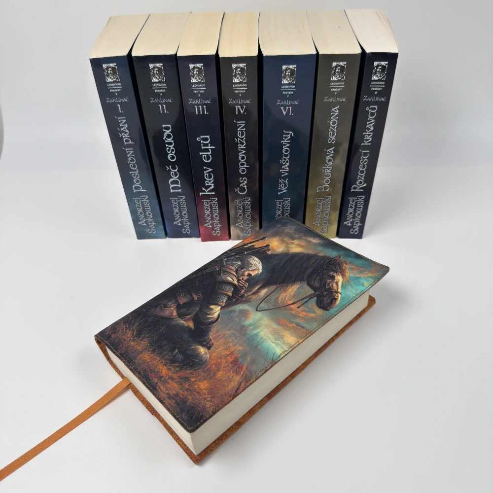  Zaklínač a věrný kůň – fantasy obal na knihu, velikost S
