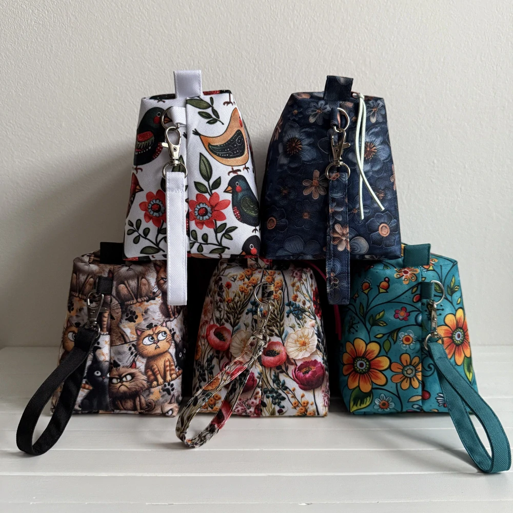 Kosmetická taštička Ria - květy jeans