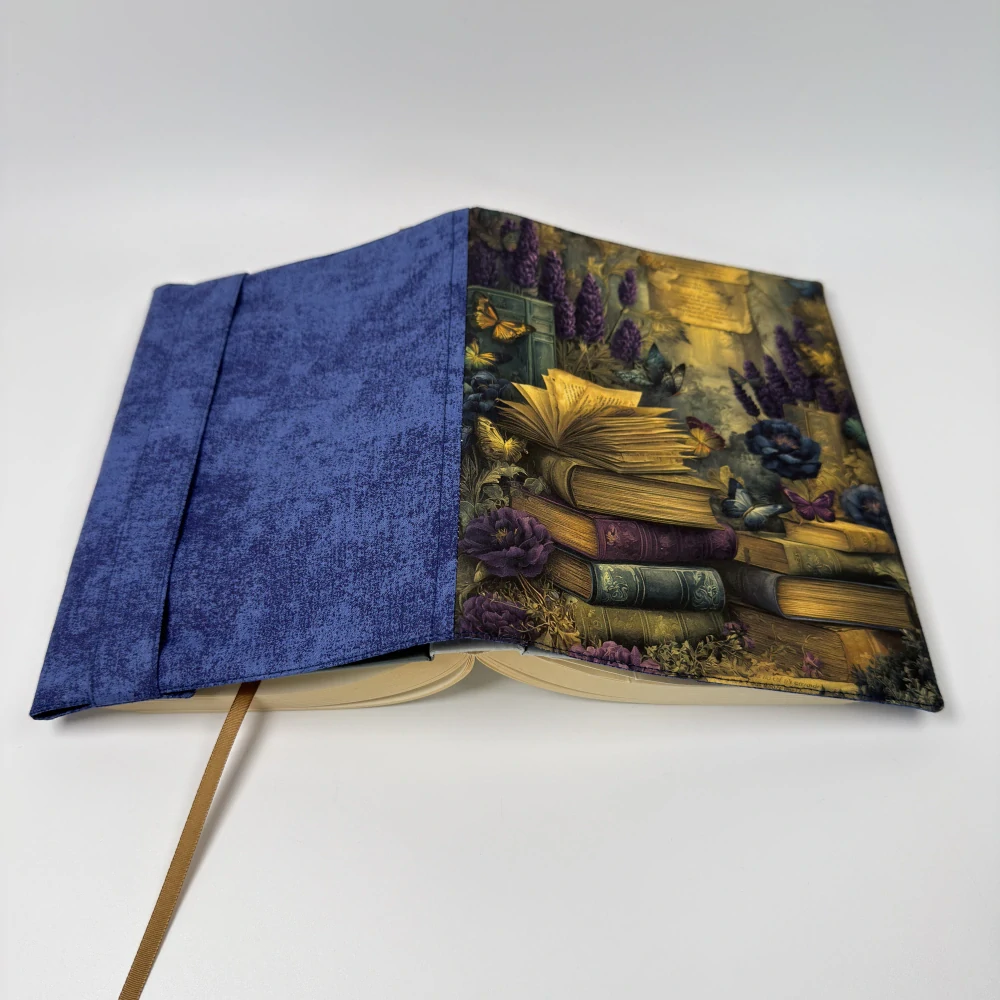 Kouzelná knihovna v levanduli – fantasy obal na knihu, velikost M plus