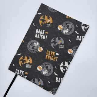  Nastavitelný obal na knihu – Batman Dark Knight s tmavě žlutou doplňkovou látkou, velikost L