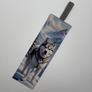 Záložka do knihy – husky ve sněhu, modro-bílé pozadí, jednostranná, poutko